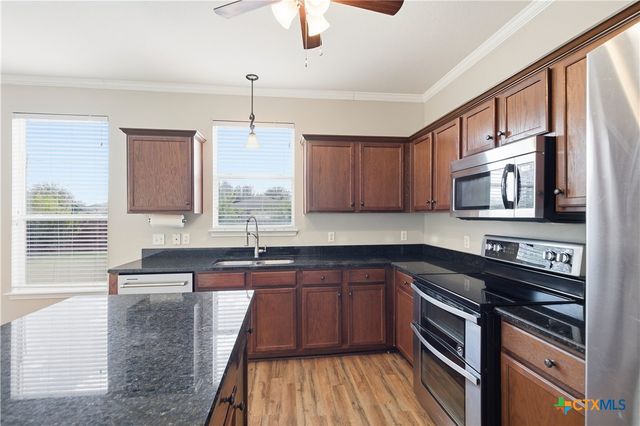 122 Mossy Rock Cove, Hutto, TX 78634