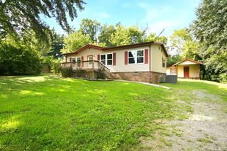 306 Stagecoach Rd, White Bluff, TN 37187