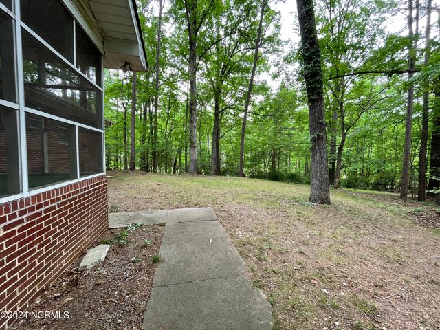 2592 Old Glendon Road, Carthage, NC 28327