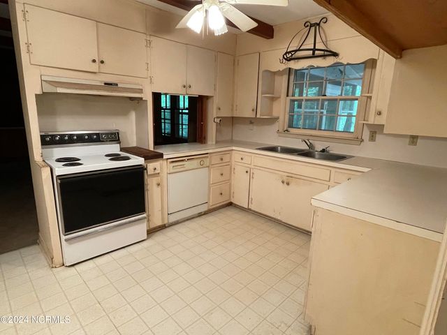 2592 Old Glendon Road, Carthage, NC 28327