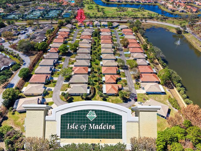 890 NW Sarria Court, Port St. Lucie, Port St Lucie, FL 34986