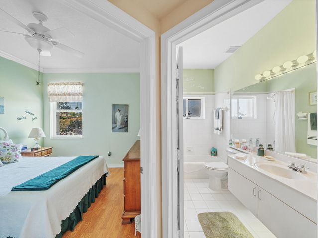 890 NW Sarria Court, Port St. Lucie, Port St Lucie, FL 34986