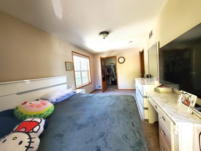 952 Conner Street, Chaska, MN 55318