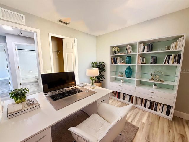 9604 CHARLESBERG DRIVE, Tampa, FL 33635