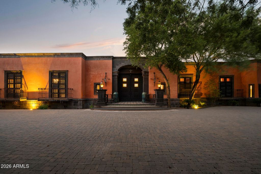 8100 N 68TH Street, Paradise Valley, AZ 85253 — photo 3