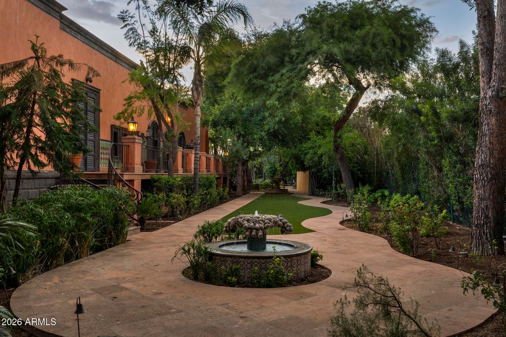 8100 N 68TH Street, Paradise Valley, AZ 85253 — photo 5