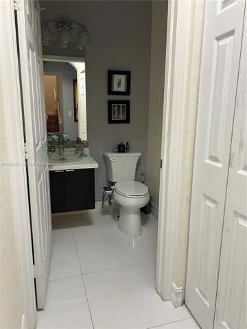 4110 NE 24th St, Homestead, FL 33033