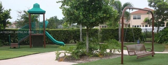 4110 NE 24th St, Homestead, FL 33033