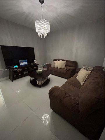 4110 NE 24th St, Homestead, FL 33033