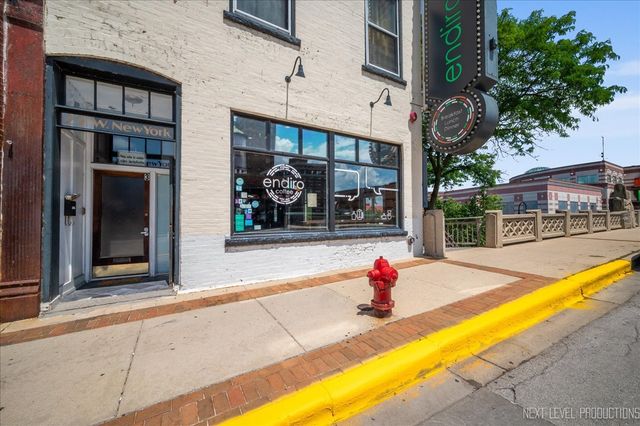29 W New York Street, Aurora, IL 60506
