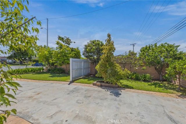 8501 Orinda Circle, Huntington Beach, CA 92647