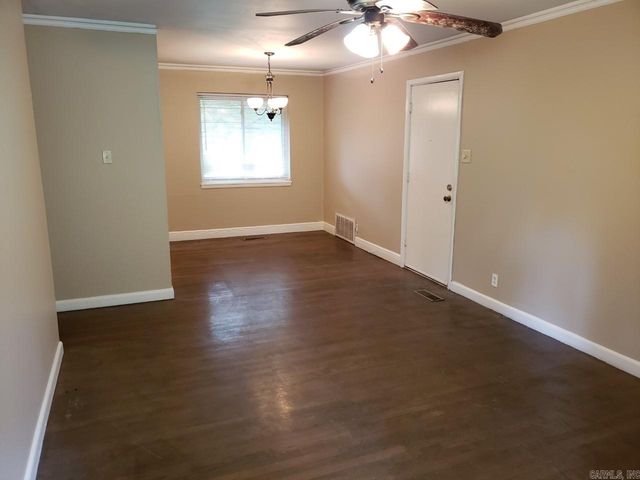 23 Belmont Dr, Little Rock, AR 72204