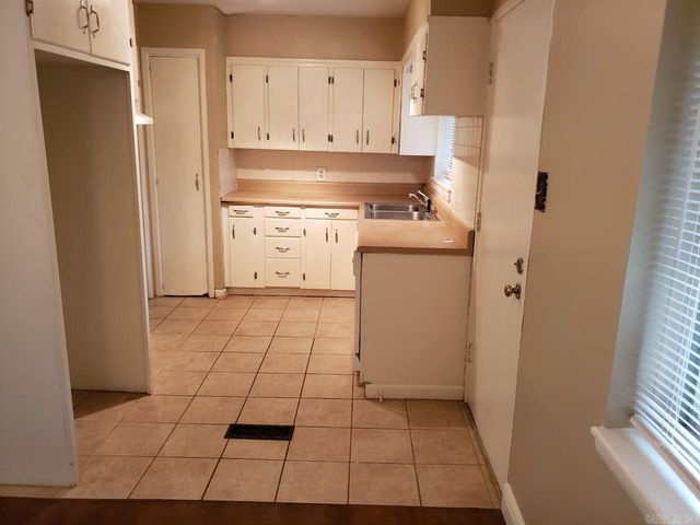 23 Belmont Dr, Little Rock, AR 72204