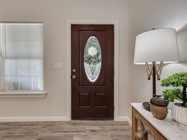 712 E Lincoln Avenue, Guthrie, OK 73044