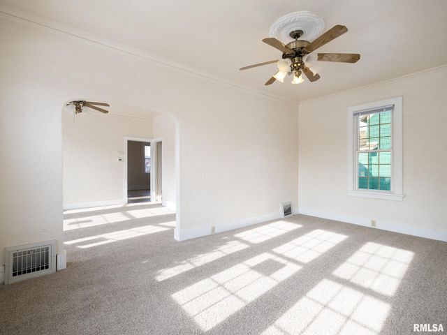 615 SUMMER Street, Pekin, IL 61554