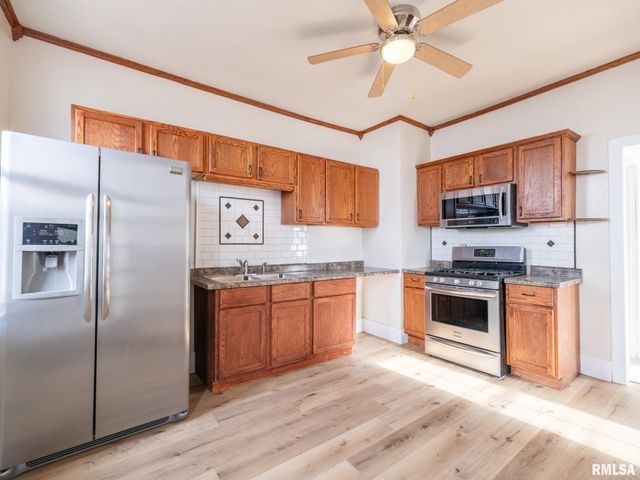 615 SUMMER Street, Pekin, IL 61554