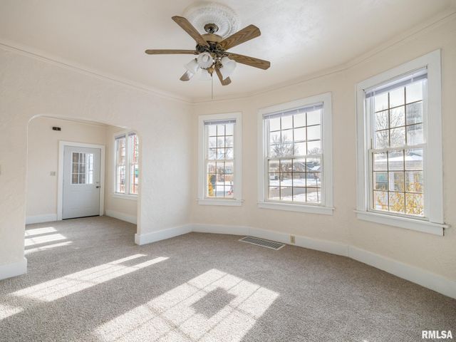 615 SUMMER Street, Pekin, IL 61554