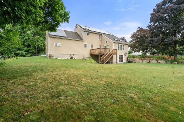 86 Oakland St, Stoughton, MA 02072