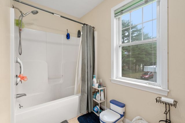 86 Oakland St, Stoughton, MA 02072