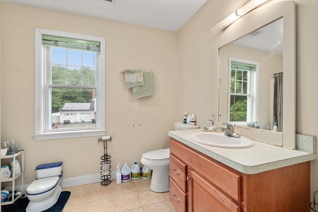 86 Oakland St, Stoughton, MA 02072