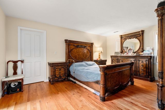 86 Oakland St, Stoughton, MA 02072