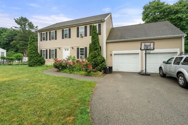 86 Oakland St, Stoughton, MA 02072