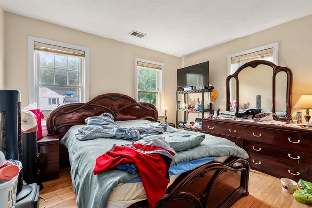 86 Oakland St, Stoughton, MA 02072