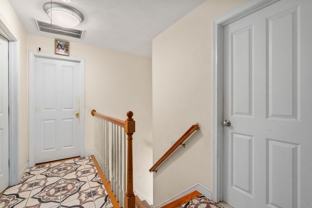 86 Oakland St, Stoughton, MA 02072
