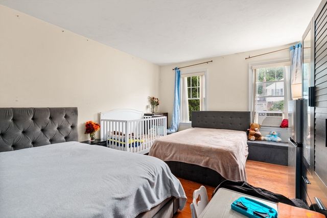 86 Oakland St, Stoughton, MA 02072