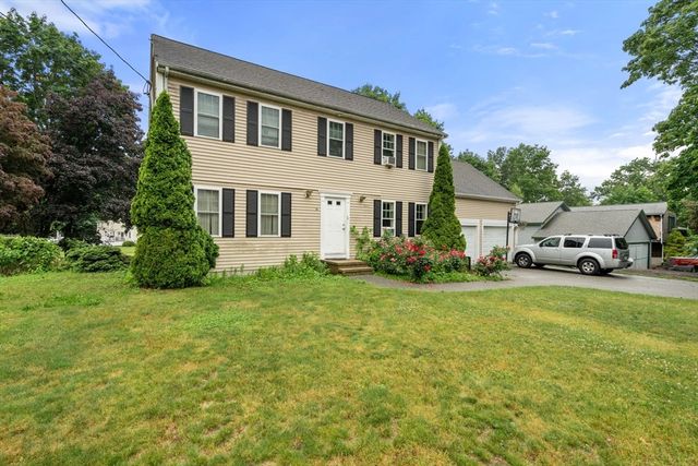 86 Oakland St, Stoughton, MA 02072