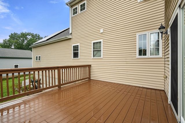 86 Oakland St, Stoughton, MA 02072