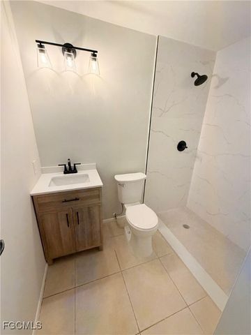 1102 SE 8TH TER B, Cape Coral, FL 33990