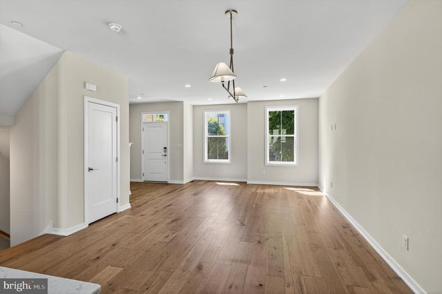 512 HOOPES LN, Media, PA 19063