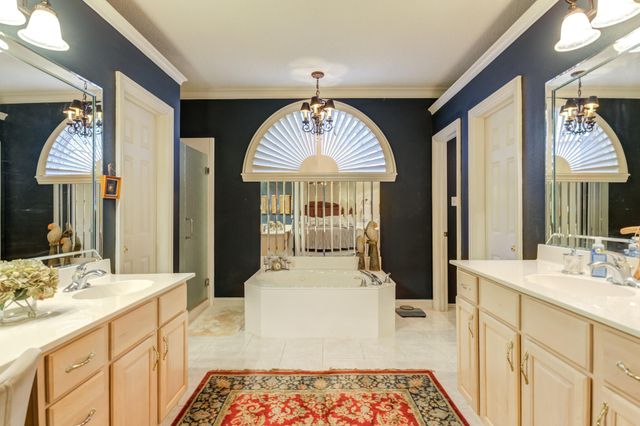 30 W Lakeshore Drive, Ransom Canyon, TX 79366