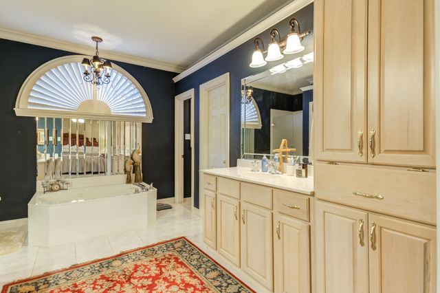 30 W Lakeshore Drive, Ransom Canyon, TX 79366