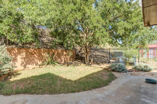 30 W Lakeshore Drive, Ransom Canyon, TX 79366