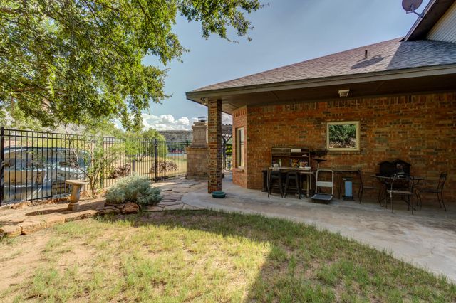 30 W Lakeshore Drive, Ransom Canyon, TX 79366