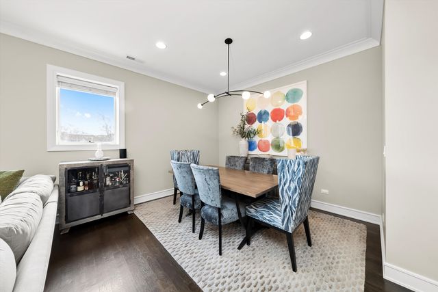 1042 W Altgeld Street 3, Chicago, IL 60614