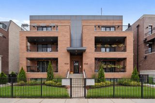 1042 W Altgeld Street 3, Chicago, IL 60614