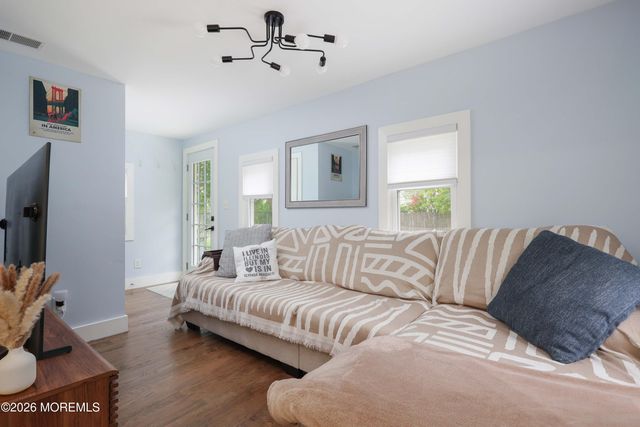 17 Clinton Street, Freehold, NJ 07728