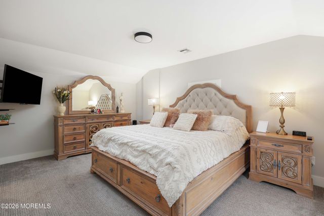 17 Clinton Street, Freehold, NJ 07728
