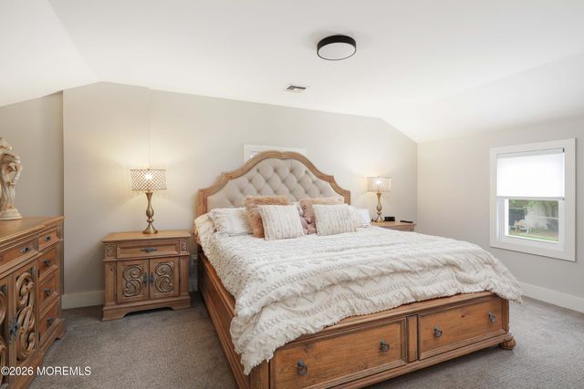 17 Clinton Street, Freehold, NJ 07728