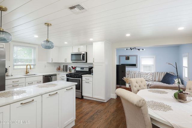 17 Clinton Street, Freehold, NJ 07728