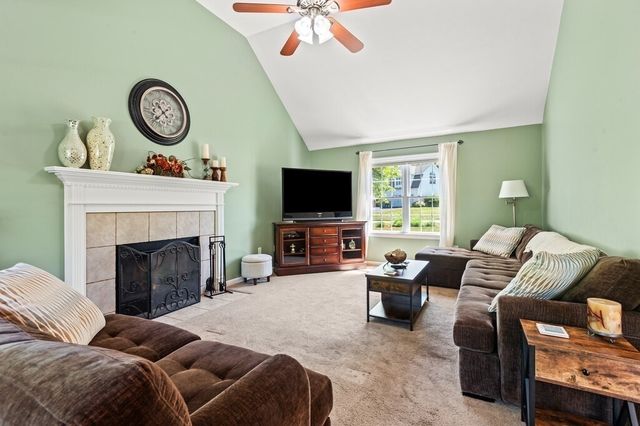 9 Gannett Way, Hopedale, MA 01747