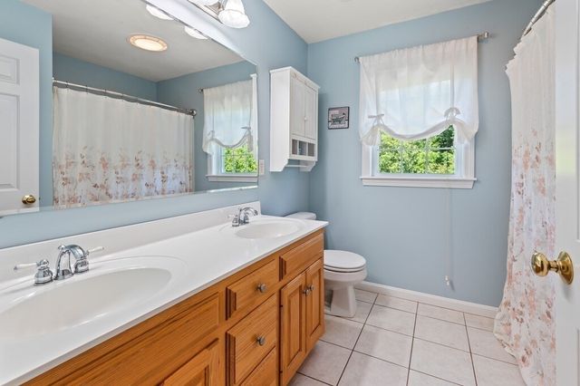 9 Gannett Way, Hopedale, MA 01747