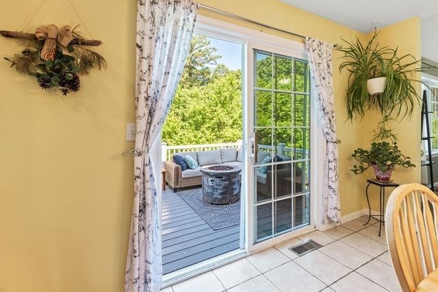 9 Gannett Way, Hopedale, MA 01747