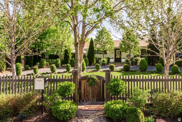 4411 S WANDER LN, Holladay, UT 84124