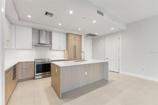 275 1ST AVENUE S 2308, St Petersburg, FL 33701