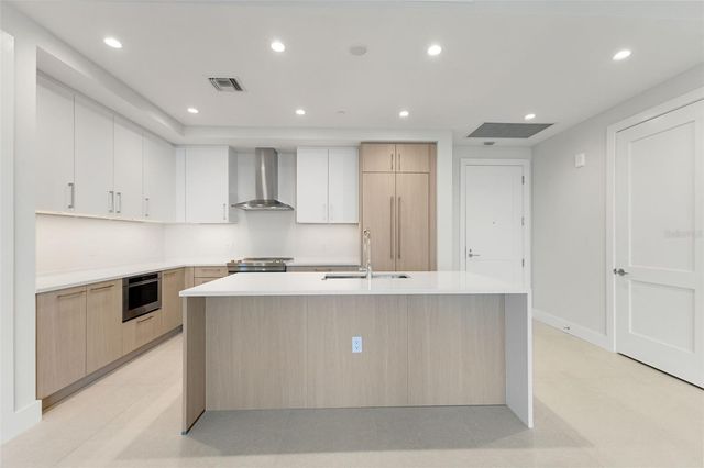 275 1ST AVENUE S 2308, St Petersburg, FL 33701