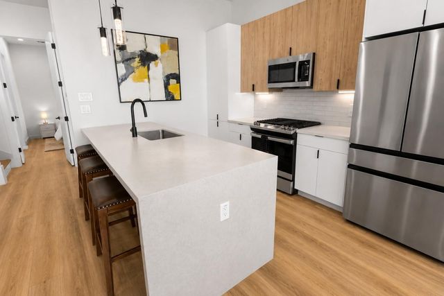 6742 Peerless Street B, Houston, TX 77021